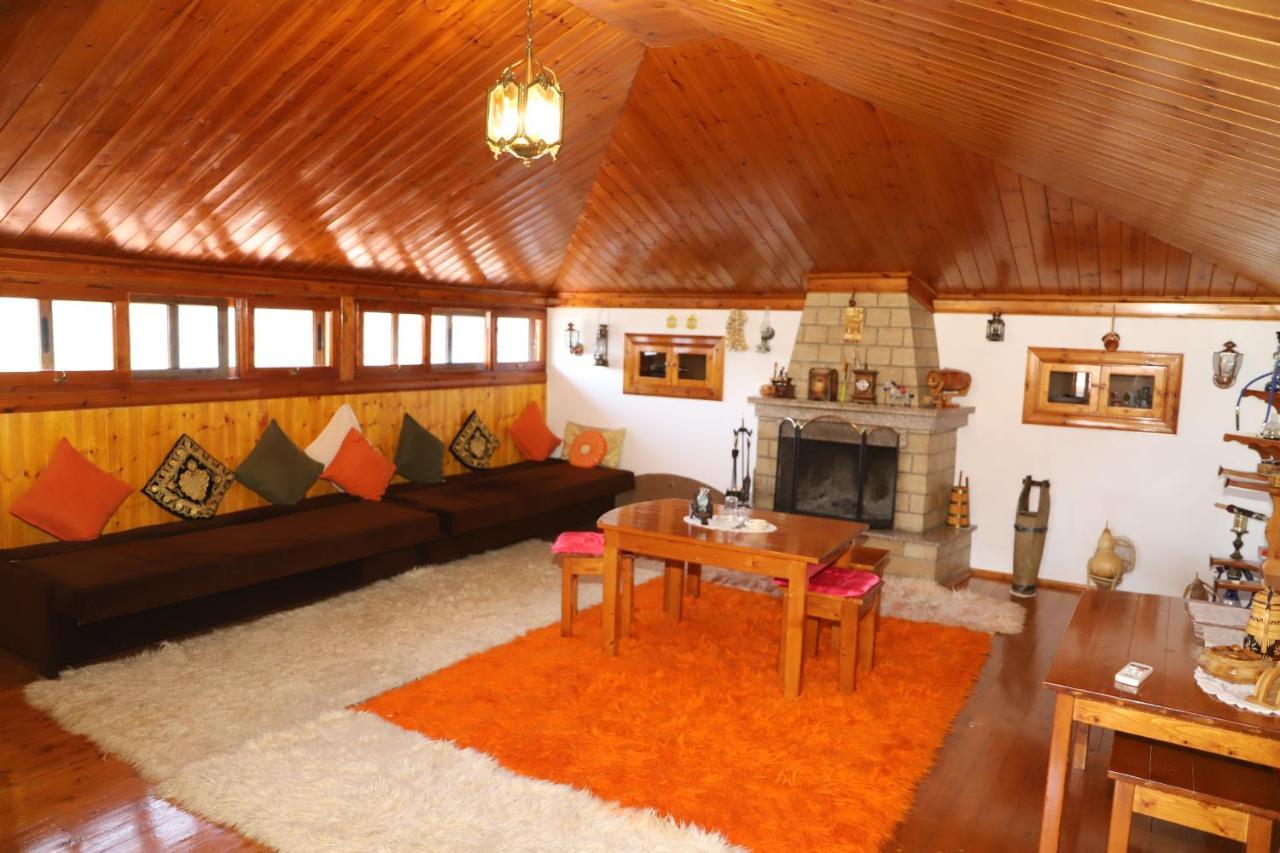 Raisa Guesthouse 12 베라트 외부 사진